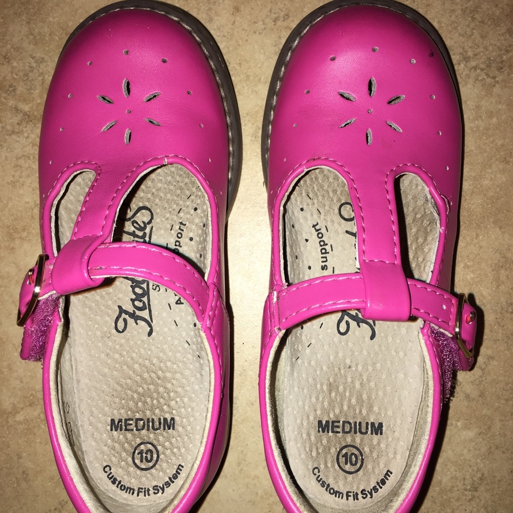 FootMates Sherry 2 - Toddler size 10 - Pink
